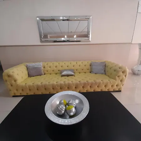 Terraza Del Duque Ii Luxury 아파트